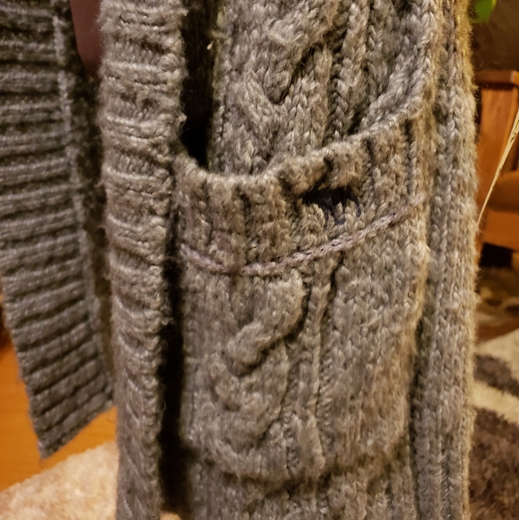 Abercrombie & Fitch pewter cable knit duster w short sleeves and hood. Medium - Picture 13 of 13
